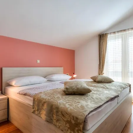 Luxury-new Apartment