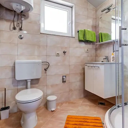 Luxury-new Apartment
